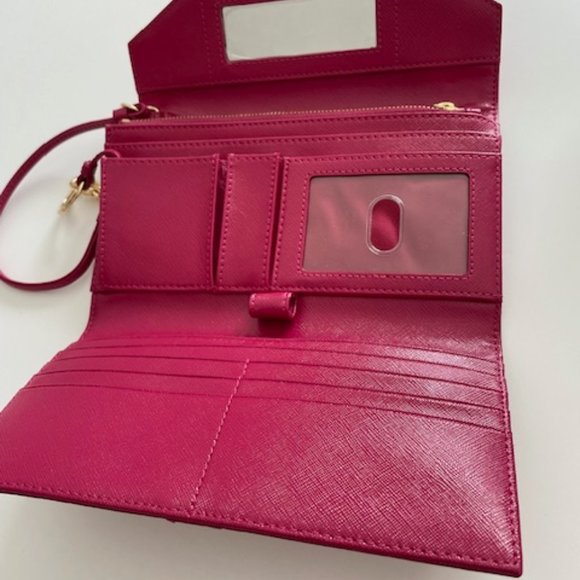Tory Burch Leather Wristlet New without tags - Picture 5 of 5